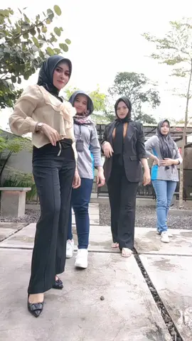 Nyore hari with ciwi2🥰 #ABCKreasiKrezi  #lewatberandafyp  #viraltiktok  #fypシ゚viral 