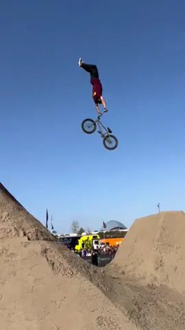 I love riding BMX Dirt Jumps!🙌🏼 #bmx #trick