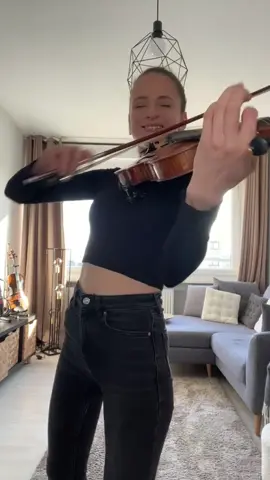 Pirates Of The Caribbean  . . . #ViOLiNiA #davidgarrett #piratesofthecaribbean #violin #violinist #filmmusic #soundtrack 