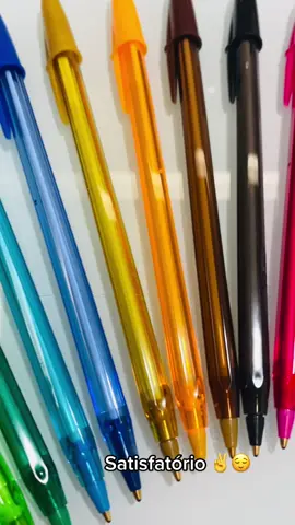 Canetas Bic Cristal 🥰🖊️✍️ @bic #bic #canetasbic #canetascoloridas #asmr #asmrtiktoks #materialescolar2023 #comprinhas #satisfatorio #papelaria #voltaasaulas 