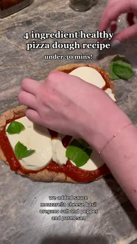 Low calorie and healthy pizza dough that you can make in under 30 mins! #pizzadough #pizzadoughrecipe #pizzarecipe #healthypizza #healthypizzadough #pizzadoughhack #pizzadoughfromscratch #pizzarecipe 