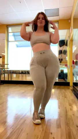 Big bank 😏 #bigbankchallenge #viral #rebensdork #🍑 #gym #girlsonly #fyp #fypシ 