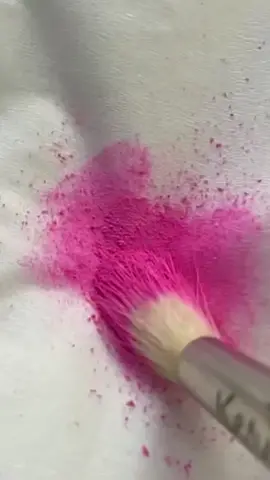 Pink is my signature color….. #pink #rethinkpink #candyyumyum #pinklipstick #maccosmetics #makeup #macseniornationalartistna #mactrend #bubblegum @maccosmetics 