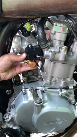 Full sowang sawaaaangggg 🤣 #injektod #cb100 #cbindonesia #yamaho #infeksi #CapCut #tiktod 