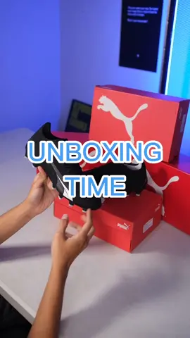 Definisi dari nyaman, ringan dan aman ini dia sob Riview singkat Puma Ultra Match 🔥 Secakep ini masa gak lo sikat sob, buruan amanin size lo Sob! #unboxingtime  #riview  #sepatuoriginal  #sepatubolaoriginal  #sportiid 
