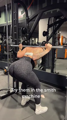 As someone who has a shitty back, I can say with confidence that this is such a life changer 👏🏻 #goodmornings #gymrat #GymTok #glutegrowth #fyp #gymhacks 