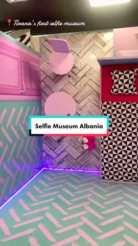🤩 Sa prej jush e kane vizituar muzeun tone ?  Ju mirëpresim cdo ditë nga ora 10:00-21:00   📍Galeria Etc ,Tiranë #SelfieMuseum #MuseumOfSelfies #SelfieArt #ArtInstallation #InteractiveArt #SelfieExperience #SelfieCulture #InstaMuseum #MuseumExperience #SelfieFun #MuseumFun #SelfieObsessed #ArtMuseum #SelfieLife #SelfieTime #SelfieLove #SelfieAddict #SelfieGameStrong #SelfieNation