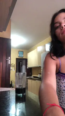 Tentei fazer café gelado,não julguem pois nem tomo café 