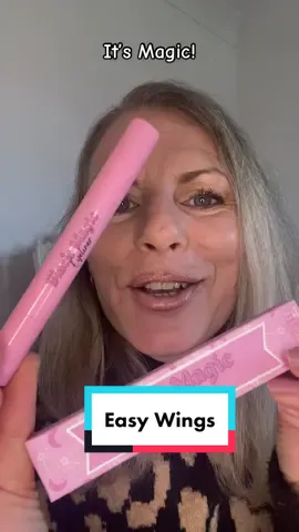 If you struggle with Winged Liner then you need this! It’s a genius! #wingedeyeliner #wingedliner #wingedlinertutorial #Eyeliner #eyelinertutorial #easymakeup #jamieleecosmetics @J’amieLee Cosmetics LTD 