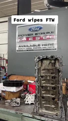 Always use the #wipes #sixsevenpowerstroke #oilpan #leaks #wiggysgarage #mechanicsoftiktok #mechanic #technician #superduty #f350 #f250 #6point7 #sixseven #six7 