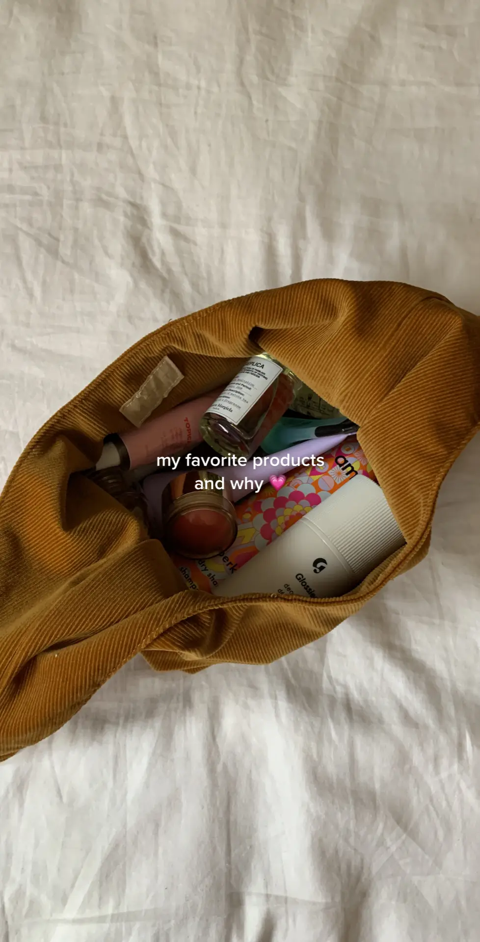 my favorite beauty products rn  💅🏽✨💗 #musthaves #favoriteproducts #makeup #skincare #beauty #glossier #meritbeauty #fentybeauty #topicalsfaded #favourites #aesthetic #latinacreator #paratii #fyp 