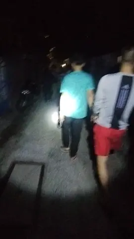 nửa đường gãy rồi mẹ ơi.