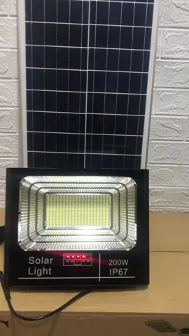 Đèn pha 200w năng lượng mặt trời đủ công suất #dennangluongmattroi 