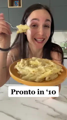 Pranzo pronto in ‘10 minuti INGREDIENTI x2: 1/2 cavolfiore piccolo 1 scatoletta di ceci cotti 200g di pasta Olio, aglio e peperoncino Sale q.B. #pranzoin10minuti #prontoin10minuti #valeriefitness #pranzovegano #vegan #pastaveg #pastavegana #pranzosano #healthy #Fitness #dietculture #veganfitness #pranzoequilibrato #ricetta #italianrecipe 