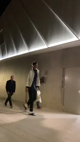 Arrivée de Victor Wembanyama à l’Arena Saint-Etienne Metropole pour la Leaders Cup 👀 #wembanyama #sportstiktok #leaderscup #basketball 