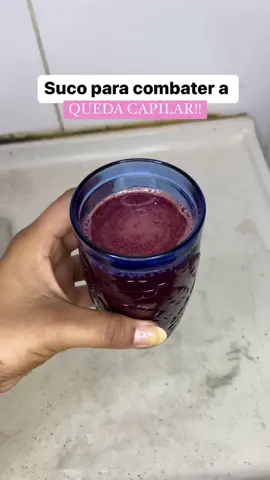 Já segue @cabelosgrandes2 para mais dicas💗 Suco vitaminado para ajudar a saúde do seu cabelo.  As propriedades e vitaminas desse suco fortalecem os fios, evitam a quebra e a queda, e ainda dão muito brilho. Ele pode ajudar se a origem do problema for a deficiência de vitaminas.  #quedacapilar #cabelosgrandes #explorar #rapunzel #alisadas  