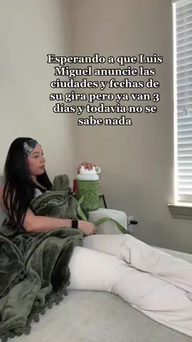 fingers crossed he comes to Houston 😭 #luismiguel #luismiguelentiktok #luismi #senoralife #musicanostalgica 