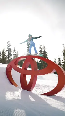 Replying to @miaplayzxbox OK!!! HERES Wylder teaching Casey how to hit the Yota Sign🏂