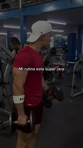 Súper rara 🤨 // ig: frankfitness24 // #GymTok #gymhumor #comedia #humor #parati #foryou #fyp 