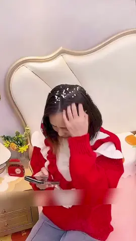 Click the links in my homepage to get it! #hair #hairstyle #hairtok #haircolor #fyp #fashion #foryou #hairextensions #hairwig #wig #longhair #shorthair #afro #shampoo #haircare #hairclean #hairtools #haircomb #comb 