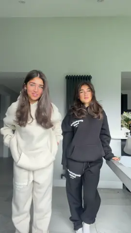 the best tracksuits @desvuclothing 😻😻