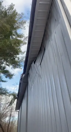 Brand new 40x60 garage,  well was new🤦🏻‍♂️#insurenceclaim#cantparkthere#scratchanddent#sccs#NH#steelbuilding#garagefails 
