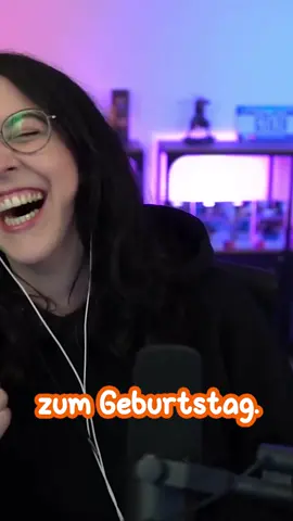 Ich mach die besten Geschenke. @lumenti hat einfach keine Ahnung. #JustGiggles #TwitchClips #SmashLunatic #Kiara