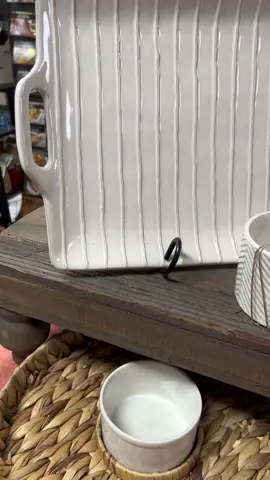 This new Mudpie has me dreaming of summer time entertaining on the porch 