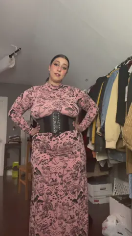 Mushroom dominatrix is my band name I call it 👀 #winnipeg #fashiontok #midsizefashion #thirties #curvy #winnipegmanitoba #bodypositivity 
