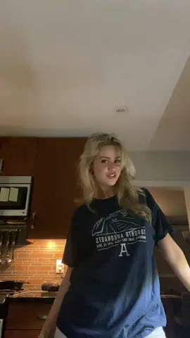 bestie went blonder today so yk we had to do it 😋😋@🤨🤨 