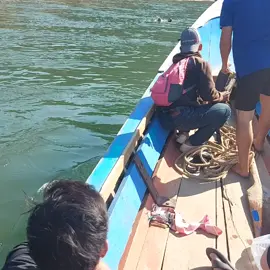 นาทีชีวิต 19 ก.พ.,66 16.00 ล่องเรือเที่ยวแม่น้ำเมย บังเอิญเจอหนุ่มสาวกำลังจะจมน้ำ ช่วยไว้ได้ทัน