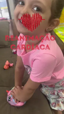 #reanimation #reanimacaocardiaca #reanimacaocardiopulmonar #ressuscita #massagemcardiaca #morreumaspassaquasebem #infantil #brincadeira #brincando #sercrianca 