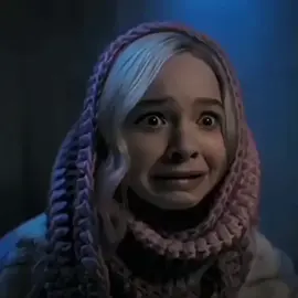 She's so cute #enid #enidsinclair #enidsinclairedit #emmamyers #adorable #linda #cute #Merlina 