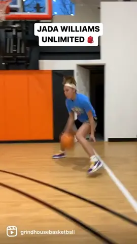 𝙐𝙉𝙇𝙄𝙈𝙄𝙏𝙀𝘿 🎒 @jada.k.w  𝙍𝘼𝙏𝙀 𝙃𝙀𝙍 𝘽𝘼𝙂 (1-10) 🔥 This day she was on 1️⃣ #GrindHouseBasketball #iTrainWithMarcusWalker #JadaWilliams #basketball #basketballtraining #basketballtiktok #fyp #fypシ #FemaleBallersBeenDope 