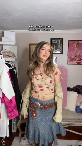 money doesn’t buy style💓💕 #y2k #2000s #fashion #thriftok #style #thriftedfashion #thriftfinds #outfitinspo #fashioninspo #y2kaesthetic #nostalgia #fyp