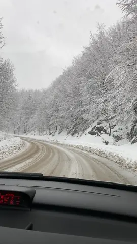 Voznja po snegu > #travel #winter #snow #car #fyp #foryoupage 