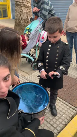 Ayer conocimos en (Corrales) de Huelva, a @Hugo Molina❤️, y nos enseñó como rufaba🥁🥁