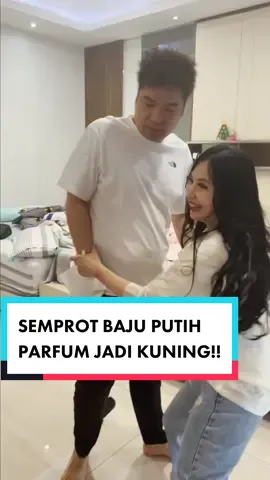 Ini ampe mami semprot baju putih kesayangan papi. GAK BAKAL KUNING AMAN! #LouisseScarlett #louissescarlettfamily #Goviral #serunyabelajar #Fyp 
