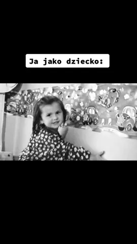 Nawet nie wiedziałam, że moi rodzicie tak dużo nagrywali 🤍 Super mieć taką  pamiątkę! A Wy, jakimi byliście dziećmi?  