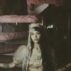 Respondendo a @gabguardiano You Love I - Melanie Martinez #melaniemartinez #maydamelanie #foryoupage #musica #traduções #foryou #fy 