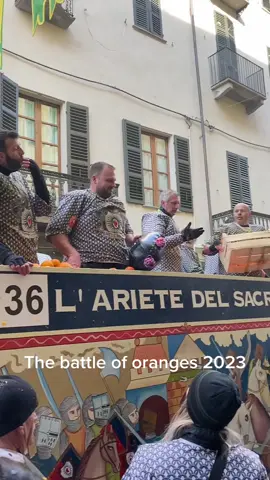 The battle of oranges #italy #italy🇮🇹 #ivrea #battleoforanges #fyp #foryou #foryoupage #adventure 