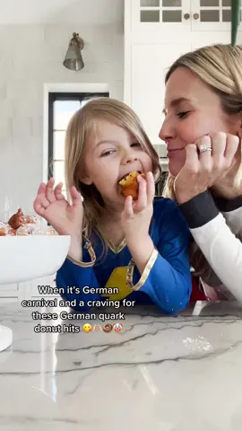 Who LOVES Quarkbällchen?? 🍩😋🫶🏻 Because carnival without donuts is like Christmas without cookies 🤡 Karneval/Fastnacht is in full swing in Germany and these German mini donuts made with quark shouldn’t be missing 😋👏🏻😍 they come together SUPER QUICKLY & I filled them with @nutella this time. Wow! 👏🏻 There is no going wrong with that! Find the recipe on the blog at dirndlkitchen.com & make them TODAY! 😋❤️ #quarkbällchen #donuts #germandonuts #karneval #fastnacht #carnival #donutrecipe 