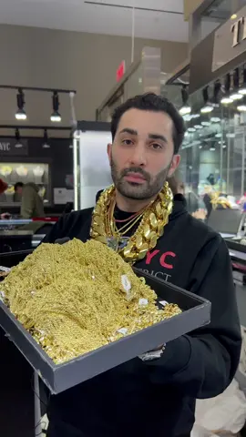 Cuban links, gold and 0% financing.  #traxnyc #gold #jewelry #foryou 