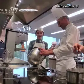 Replying to @pinkhairbeomgyu he was not subtle at all💀 #itzy #lia #kpopfyp 