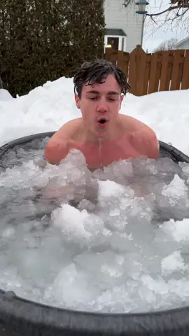 the warm winter ice bath 🇨🇦 #icebath #coldplunge 