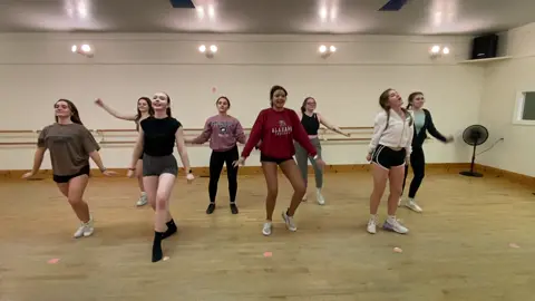 Advanced Hip Hop (plus Katelyn) slayyyyin’ #thedancecompanyoftullahoma #dance #fyp #dancestudio #hiphop #dancefamily  