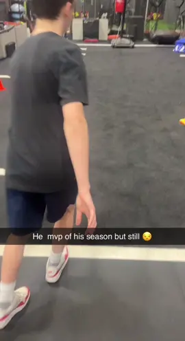 Been training this kiddo for a year improved significantly and won MVP.. Now that the 8th grade season is over, he think he can just come and look cool in his workouts. Athletes COME TO TRAIN WITH INTENTION! Somebody else is getting better and trying to take your spot🤣🤦🏾‍♂️ #strengthandconditioning #strengthtraining #workout #gym #personaltrainer #Fitness #basketballtraining #basketball #explore