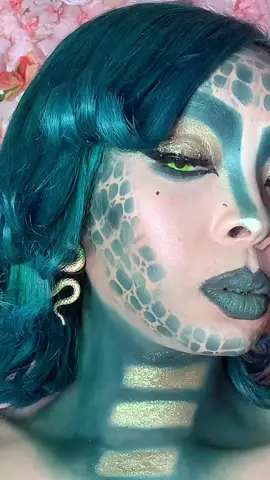 🐍 #medusa #medusacosplay #snake #womenempoweringwomen #stone #muasunder50k #blackgirlcosplay #muasoftiktok 