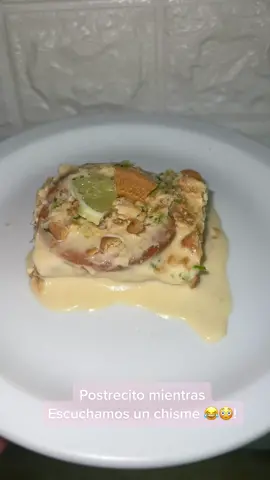 Carlota de limón 👩‍🍳 ! Mientras chismeamos en TIKTOK AJJJAJA  #comidatiktok #comidatok #cocinatiktok #paratird♥️🇩🇴 #parati #recetastiktok #postresfaciles #postrefrio #carlotadelimon 