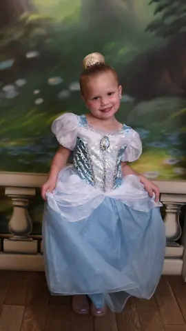 Sister got to go to the Bibbity Bobbity Boutique & was treated like a princess at MK 👑 #QuakerPregrain #disneyworl #bibbidibobbidiboutique #fyp 